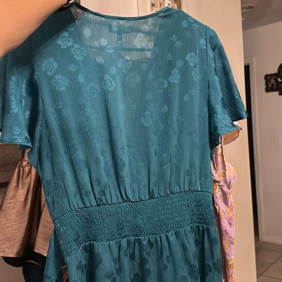 Max Studio Teal Blue Jacquard Chiffon Wrap Style Flutter Sleeve Blouse - Picture 7 of 11